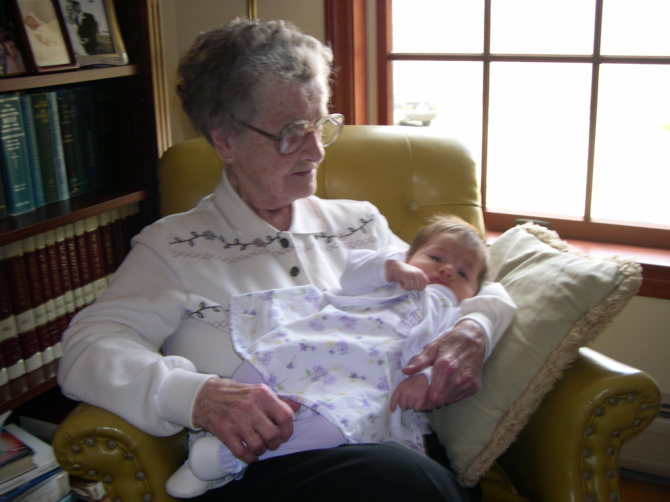Nana, Lily - Easter